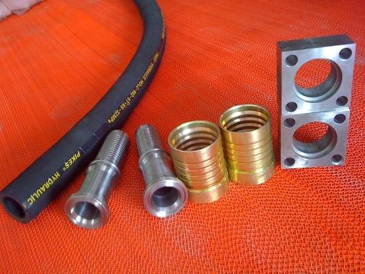 El alambre resistente del aceite hidráulico de alta presión de goma de la manguera del paño trenzó la manguera flexible 1-100MPa